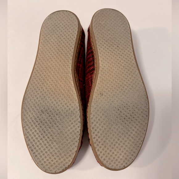 TOMS Fur Lined Plaid Slip Ons - Picture 4 of 4